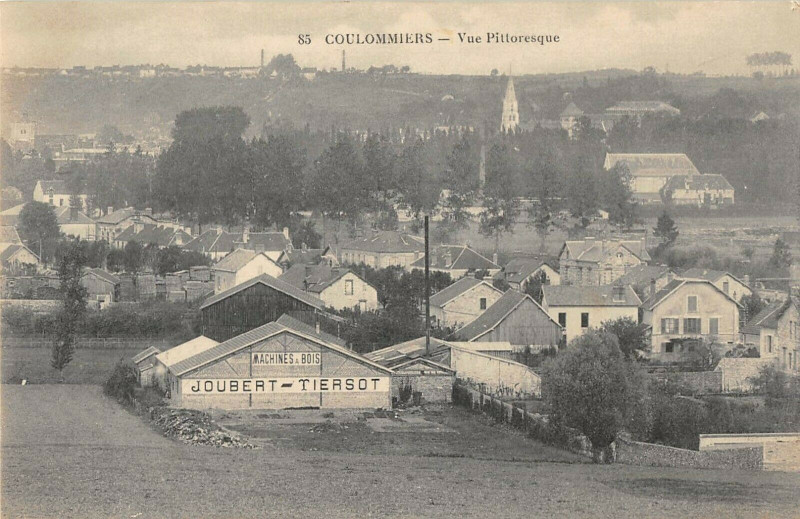 Carte postale ancienne Coulommiers Vue Pittoresque à Coulommiers