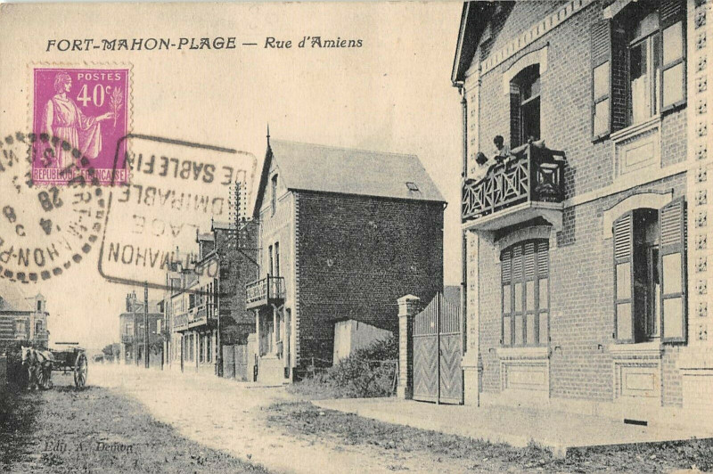 Carte postale ancienne Fort Mahon Plage Rue D'Amiens à Rue