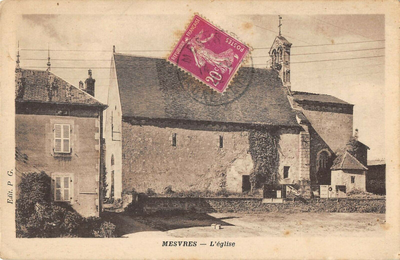 Carte postale ancienne Mesvres Eglise à Mesvres
