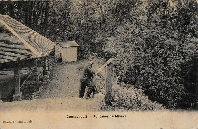 Carte postale ancienne Coutevroult Fontaine De Misere (cpa émail à Coutevroult