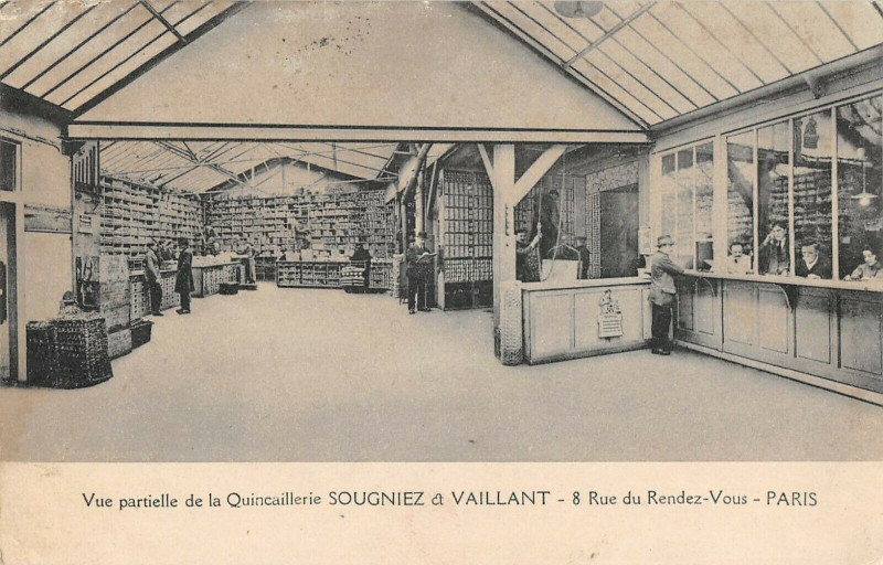 Carte postale ancienne Paris Rue Du Rendez Vous Quincaillerie Sougniez Vaillant à Paris