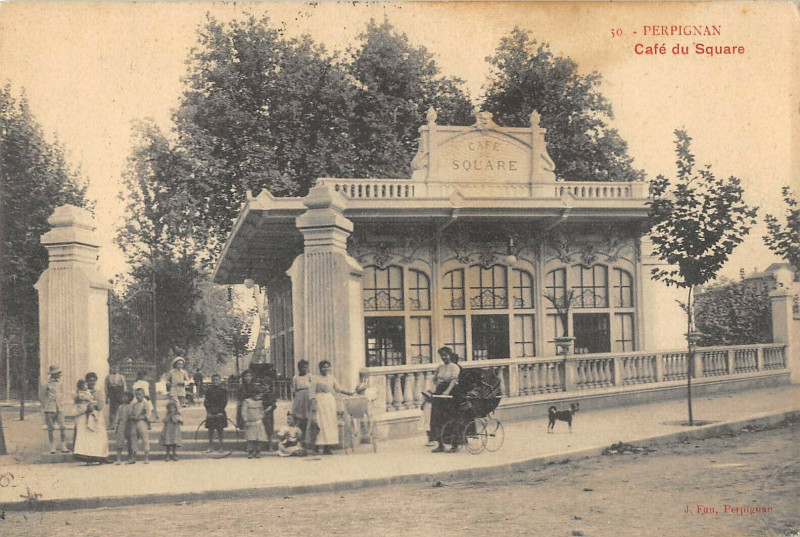 Carte postale ancienne Perpignan Cafe Du Square à Perpignan