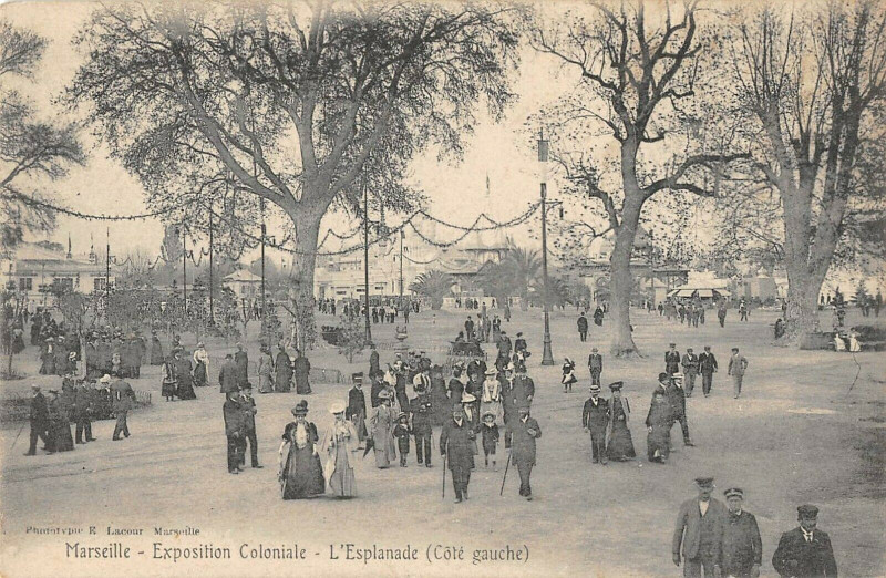 Carte postale ancienne Exposition Coloniale De Marseille L'Esplanade Cote Gauche à Marseille