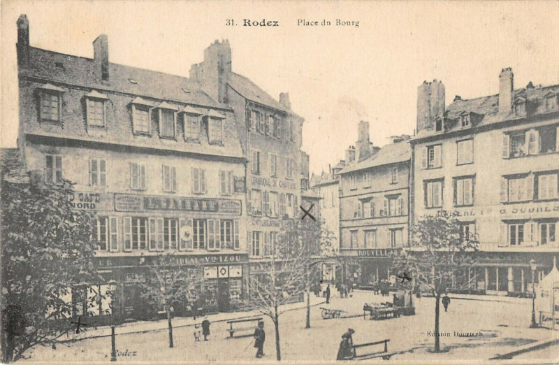 Carte postale ancienne Rodez Place Du Bourg à Rodez