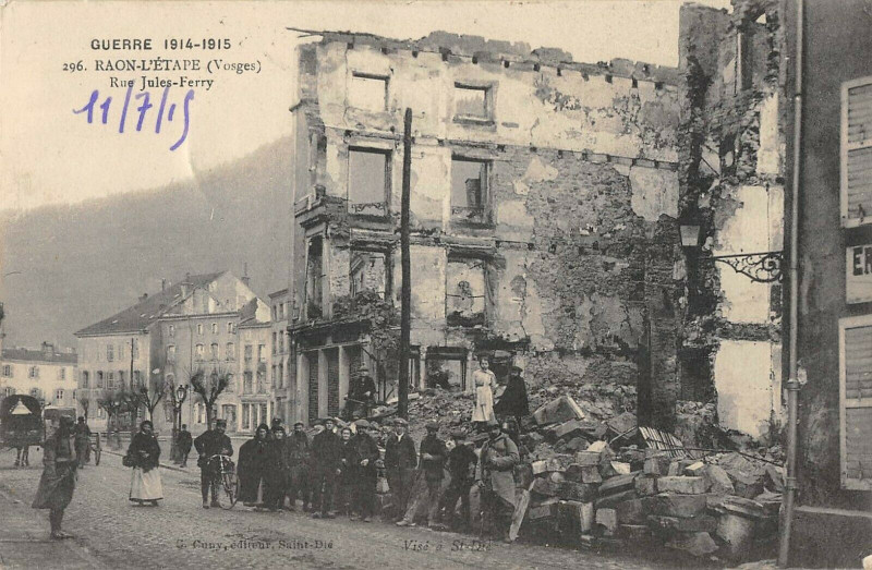 Carte postale ancienne Raon L'Etape Rue Jules Ferry
