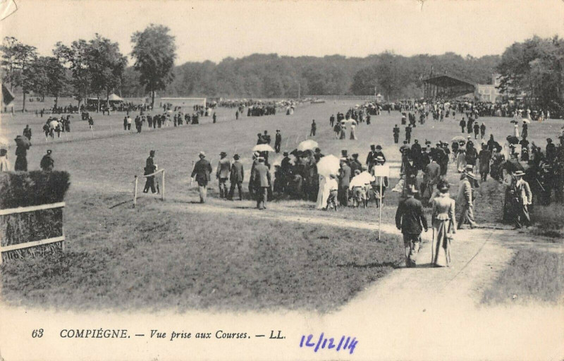 Carte postale ancienne Compiegne Vue Prise Aux Courses à Compiègne