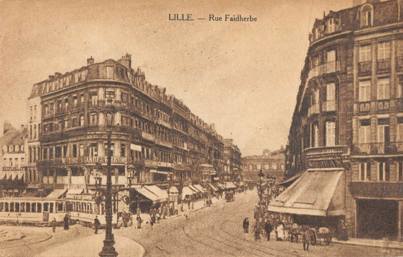 Carte postale ancienne Lille Rue Faidherbe à Lille