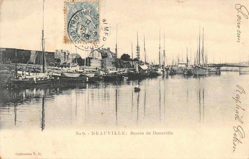 Carte postale ancienne Deauville Bassin De Deauville à Deauville