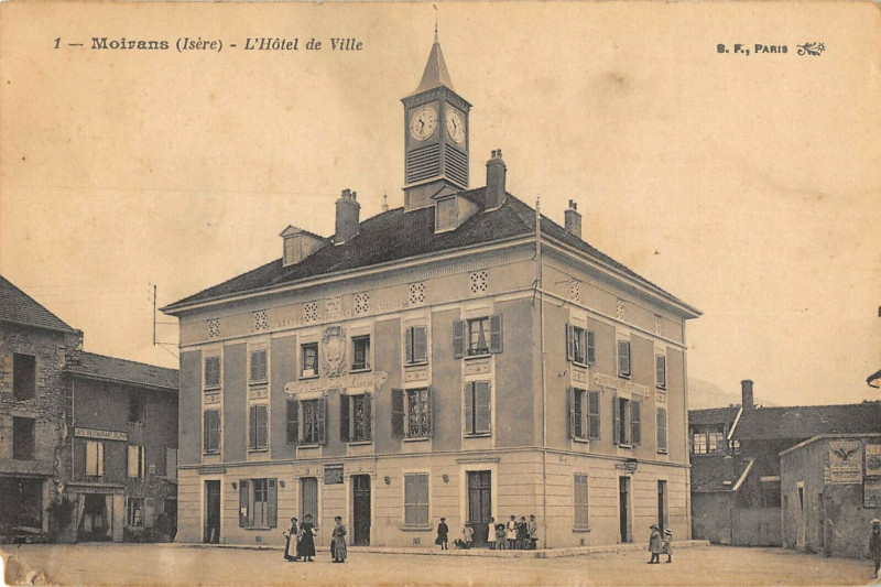 Carte postale ancienne Moirans Isere L'Hotel De Ville (cliché pas courant à Moirans