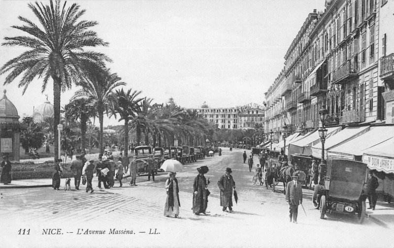 Carte postale ancienne Nice Avenue Massena à Nice