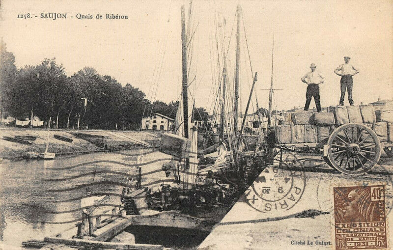 Carte postale ancienne Saujon Quais De Riberou à Saujon