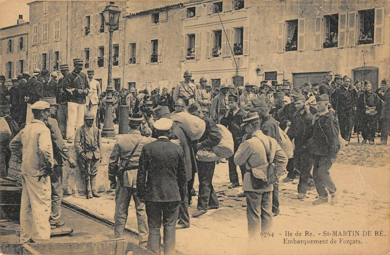 Carte postale ancienne Saint Martin De Re Embarquement De Forcats
