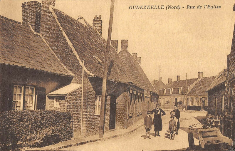 Carte postale ancienne Odezeelle Rue De L'Eglise