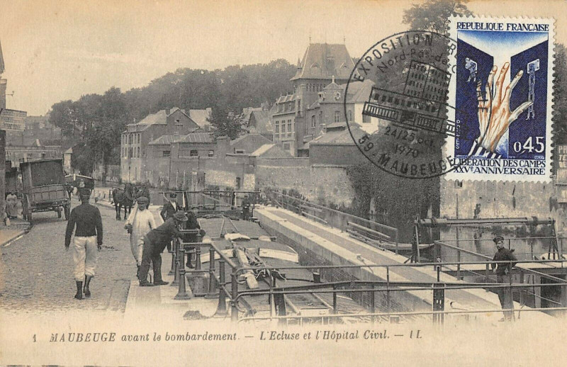 Carte postale ancienne Maubeuge Avant Bombardement L'Ecluse Et L'Hopital Civil à Maubeuge