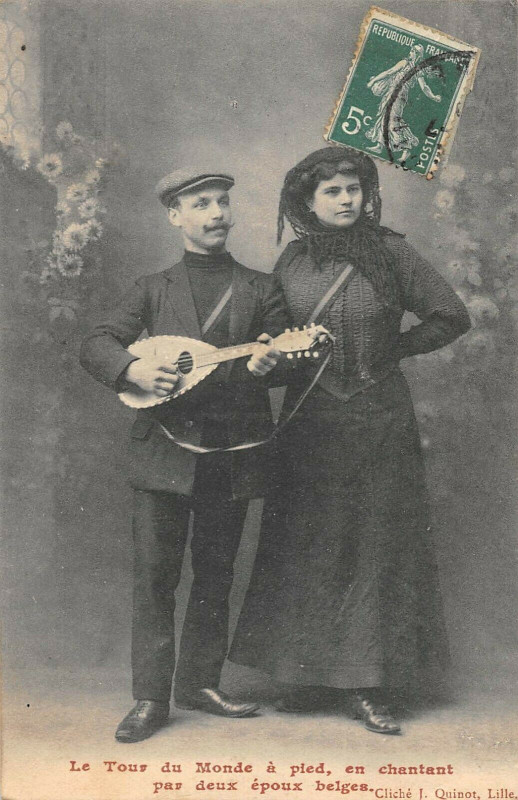 Carte postale ancienne Le Tour Du Monde En Chantant A Pied Par Deux Epoux Belges Nord De La Fran