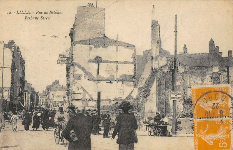 Carte postale ancienne Lille Rue De Bethune à Lille