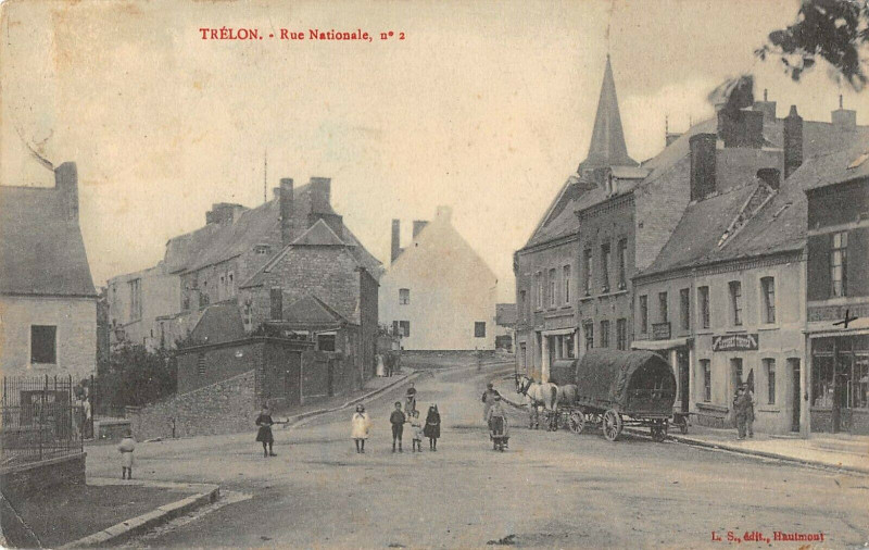 Carte postale ancienne Trelon Rue Nationale N°2 (cliché pas courant à Trélon