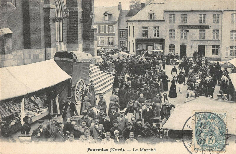 Carte postale ancienne Fourmies Le Marche à Fourmies