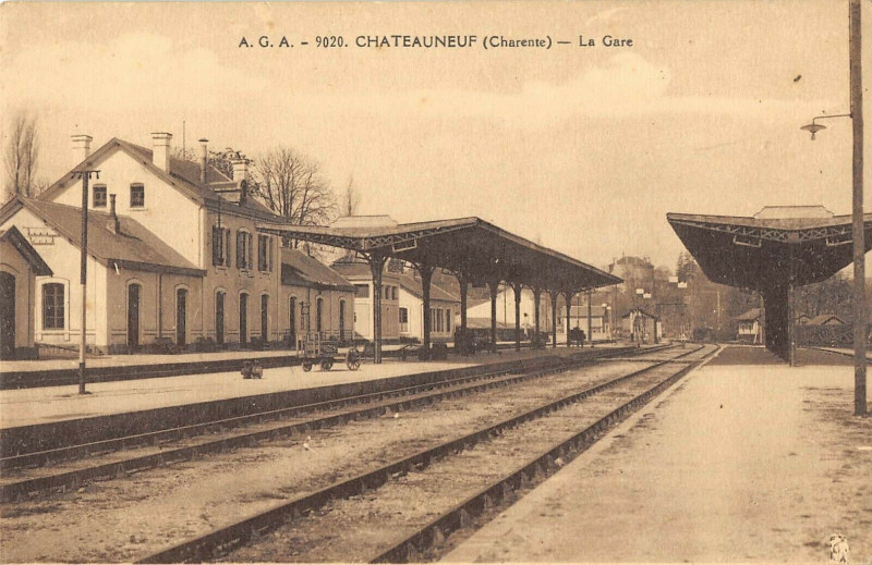 Carte postale ancienne Chateauneuf La Gare Charente