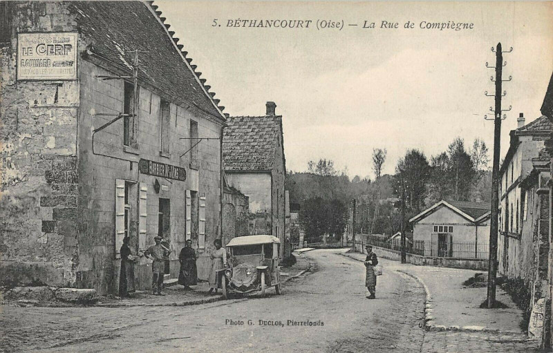 Carte postale ancienne Bethancourt La Rue De Compiegne (cliché pas courant à Compiègne