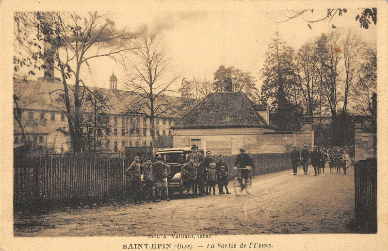 Carte postale ancienne Saint Epin Sortie De L'Usine