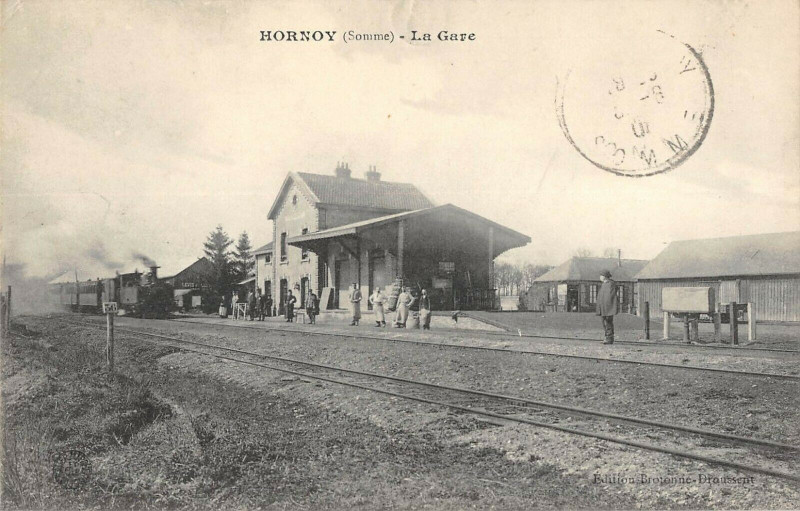 Carte postale ancienne Hornoy La Gare (Train à Y