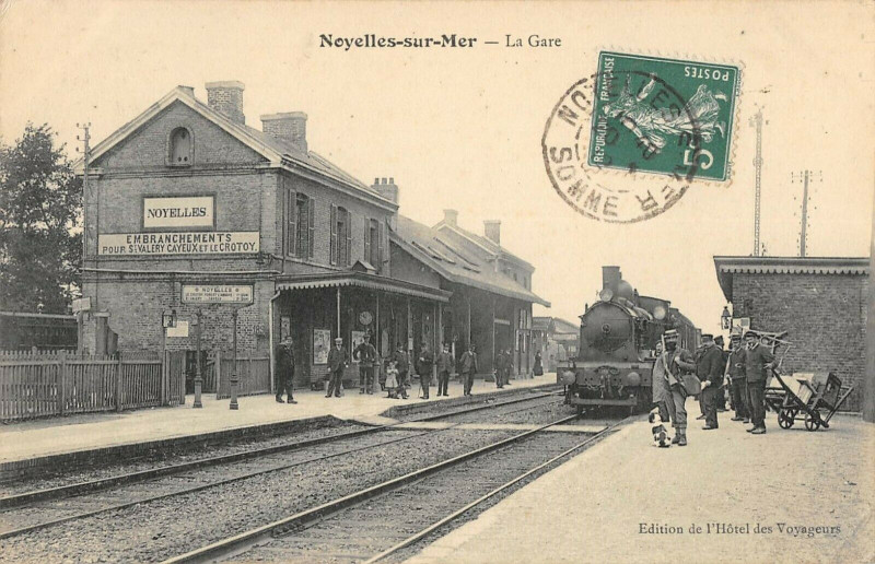 Carte postale ancienne Noyelles Sur Mer La Gare (Train à Noyelles-sur-Mer