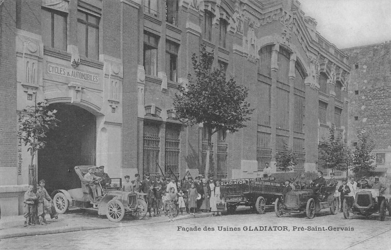 Carte postale ancienne Le Pre Saint Gervais Facade Des Usines Gladiator Cycles Automobiles