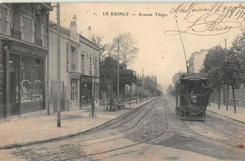 Carte postale ancienne Le Raincy Avenue Thiers au Raincy