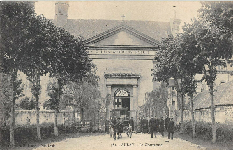 Carte postale ancienne Auray La Chartreuse à Auray