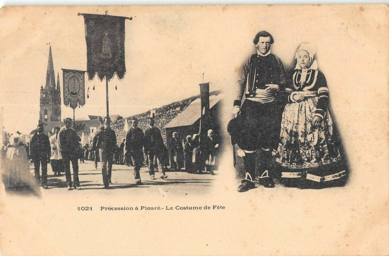 Carte postale ancienne Procession A Ploare Le Costume De Fete