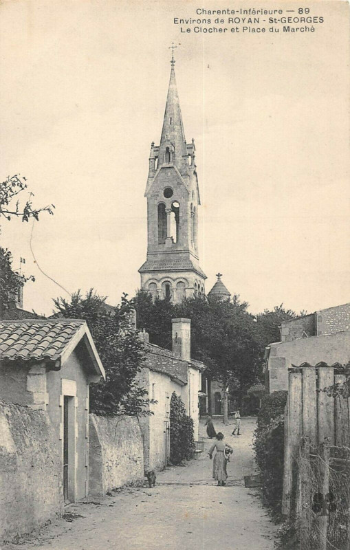 Carte postale ancienne Saint Georges De Didonne Clocher Et Place Du Marche à Saint-Georges-de-Didonne
