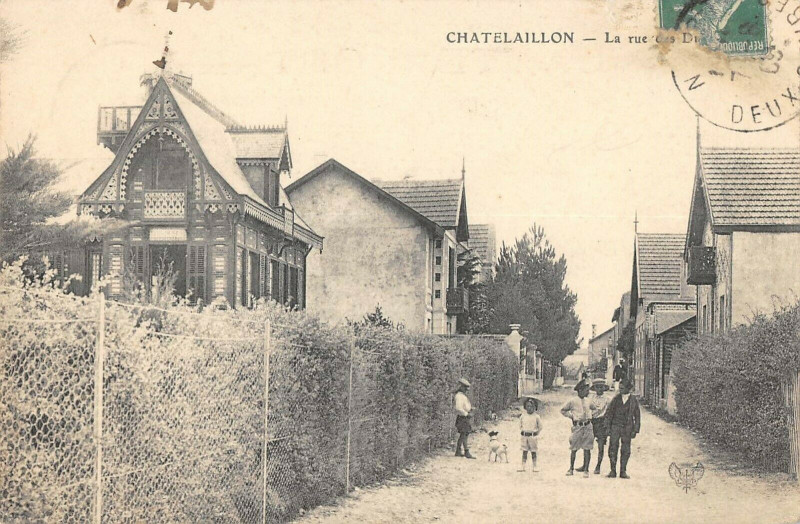 Carte postale ancienne Chatelaillon La Rue Des Dunes