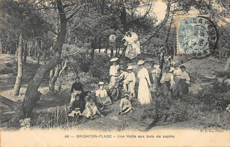Carte postale ancienne Brighton Plage Une Halte Au Bois De Sapins