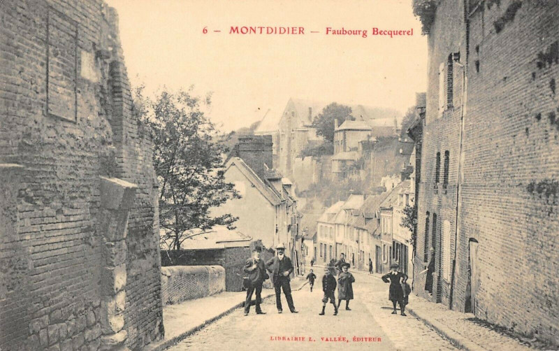 Carte postale ancienne Montdidier Faubourg Becquerel à Montdidier