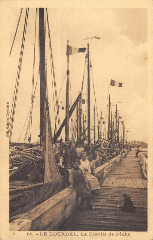 Carte postale ancienne Le Hourdel La Flotille De Peche