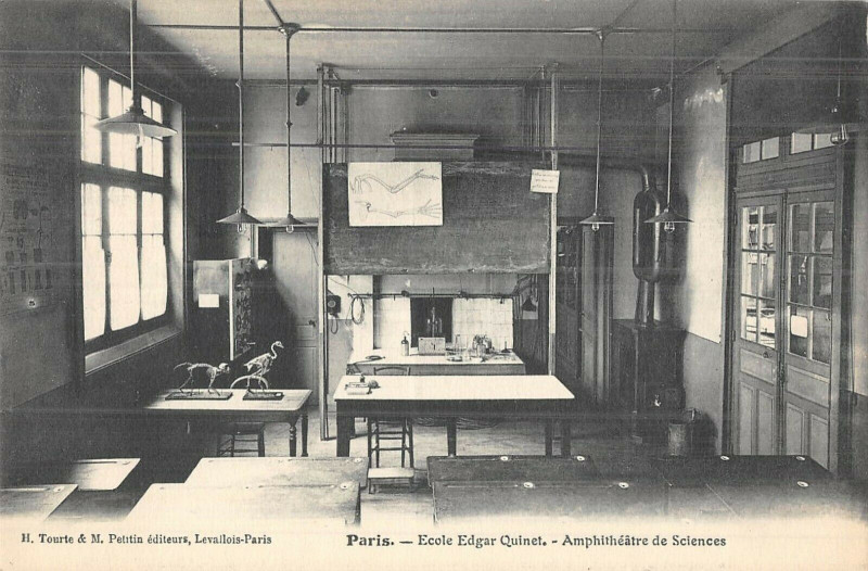Carte postale ancienne Ecole Edgar Quinet - Amphithéâtre de Sciences à Paris 9e