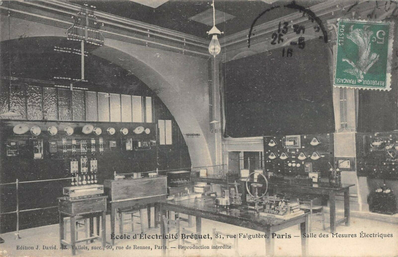 Carte postale ancienne Ecole d'Electricité Bréguet - Rue Falguière - Salle des Mesures Electriques à Paris 15e