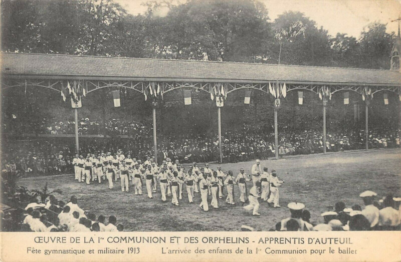 Carte postale ancienne Oeuvre de la Ière Communion et des Orphelins - Apprentis d'Auteuil - Fête gymnastique et militaire à Paris 16e