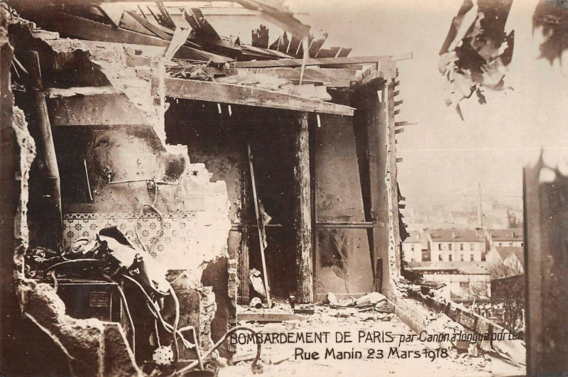 Carte postale ancienne Bombardement de Paris par Canon à longue portée - Rue Manin 23 Maris 1918 à Paris 19e