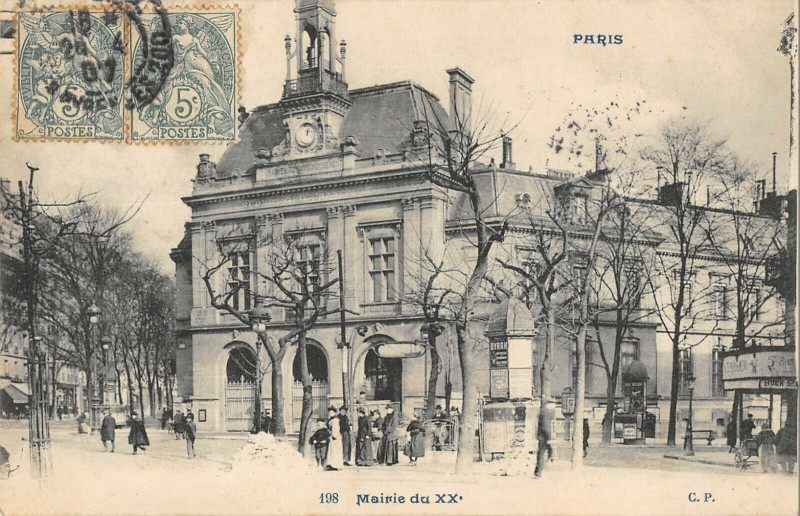 Carte postale ancienne Mairie du XXe à Paris 20e