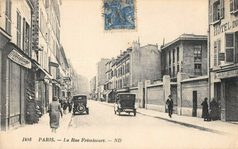 Carte postale ancienne La Rue Frémicourt à Paris 15e