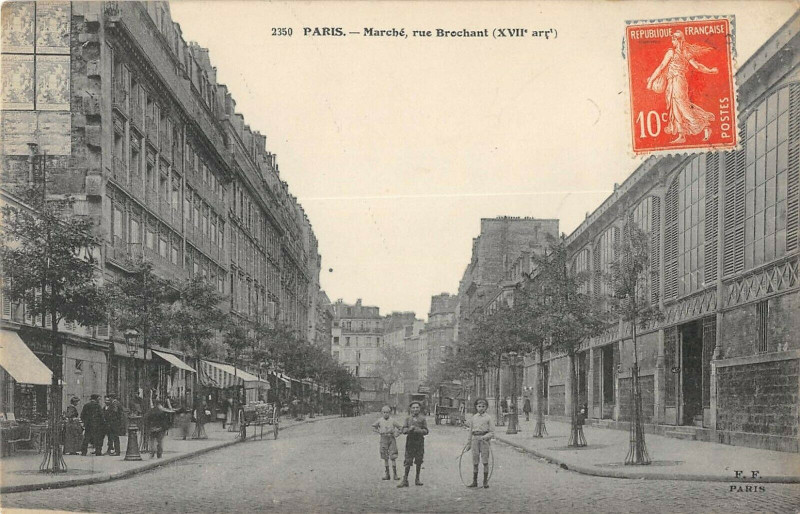 Carte postale ancienne Marché, rue Brochant à Paris 17e