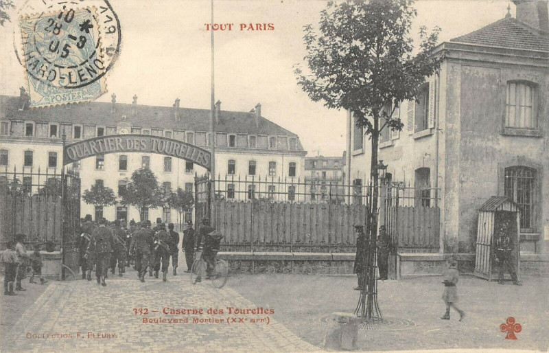 Carte postale ancienne Caserne des Tourelles Boulevard Mortier à Paris 20e