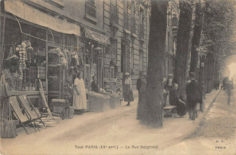 Carte postale ancienne La Rue Belgrand à Paris 20e