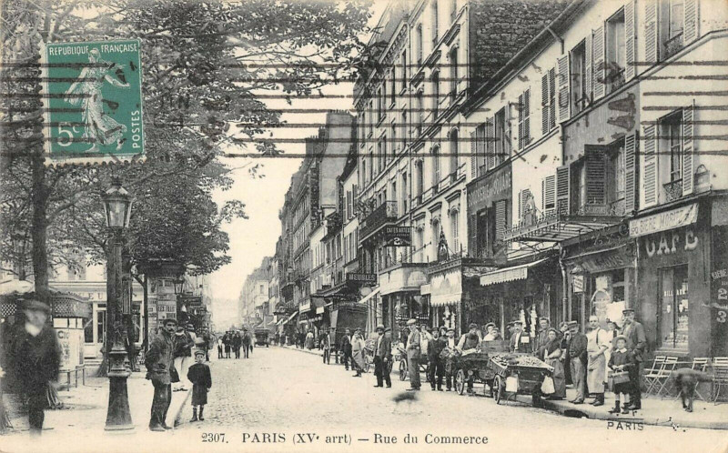 Carte postale ancienne Rue du Commerce à Paris 15e