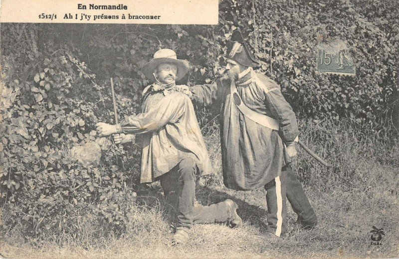Carte postale ancienne En Normandie Braconnier