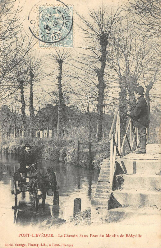 Carte postale ancienne Pont L'Eveque Le Chemin Dans L'Eau Du Moulin De Bedeville