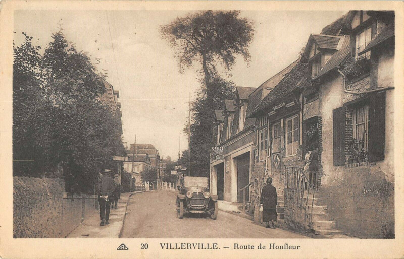 Carte postale ancienne Villerville Route De Honfleur à Villerville