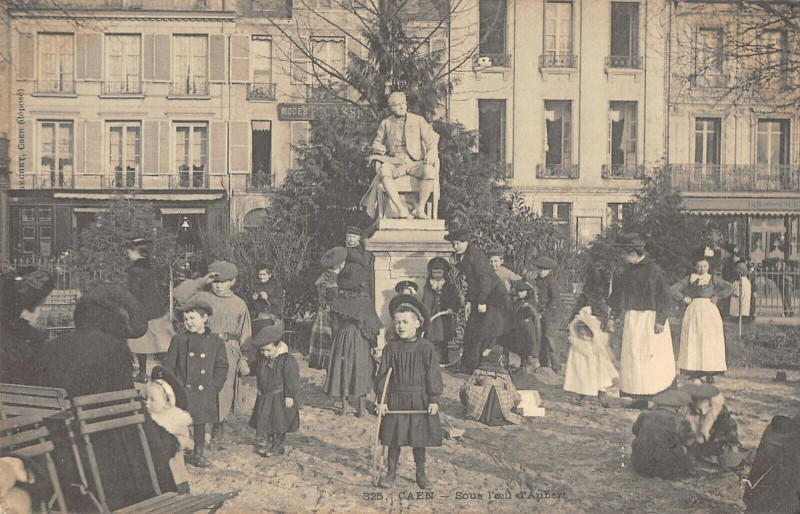 Carte postale ancienne Caen Sous L'Oeil D'Aubert à Caen